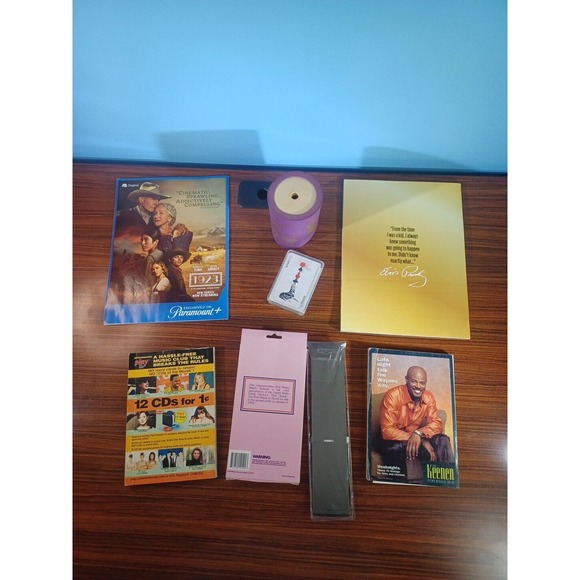 Vintage Elvis Presley Memorabilia (2)Watches Koozie Cards Magazines - Picture 15 of 16